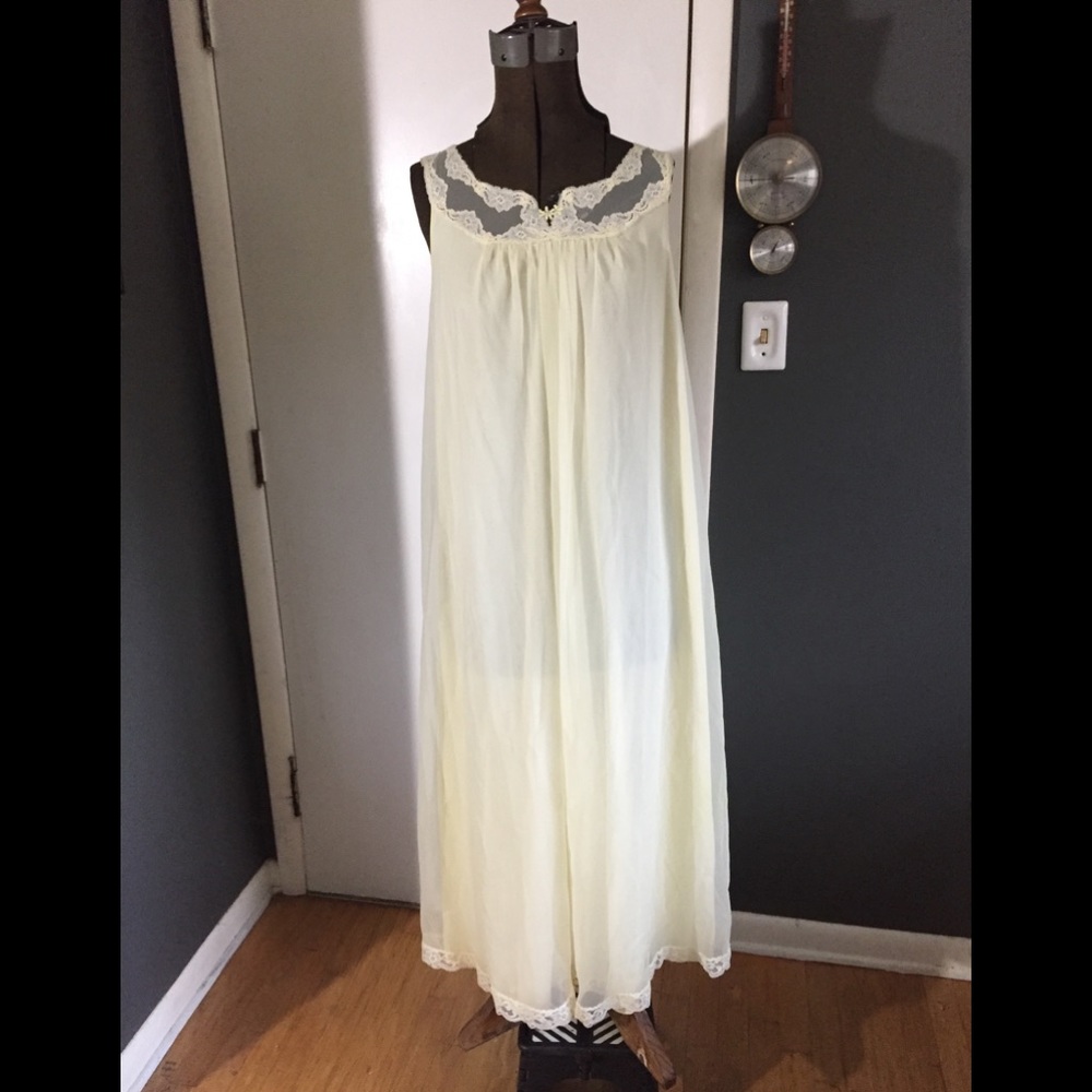 Vintage Shadowline tulle and nylon nightie sz S